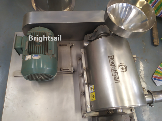 Machine voor het maken van voedselpoeder van rijst, maïs, wieten, kruiden en kruiden