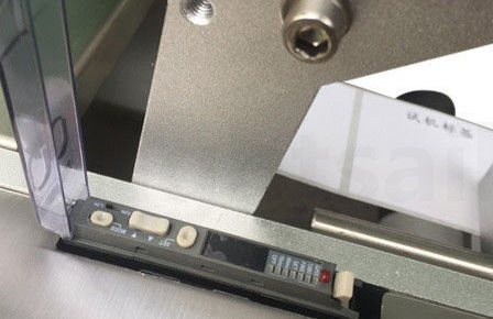 De Machine van de cilinderdesktop 10pcs/Min Semi Automatic Bottle Labeling